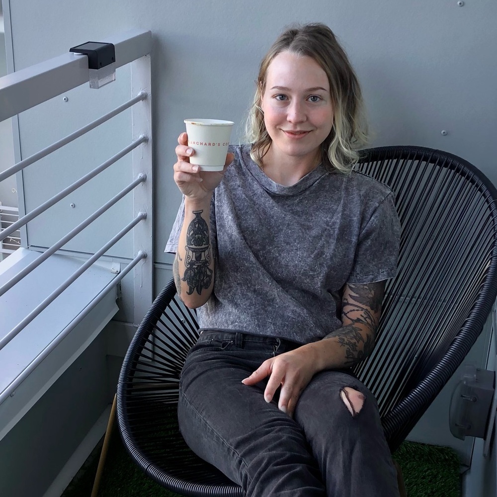 Meet your Posher, Hilary